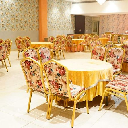 Aa Hotels & Resorts Zirakpur Kültér fotó