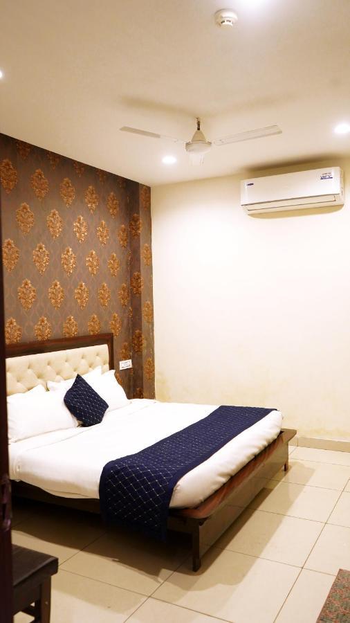 Aa Hotels & Resorts Zirakpur Kültér fotó