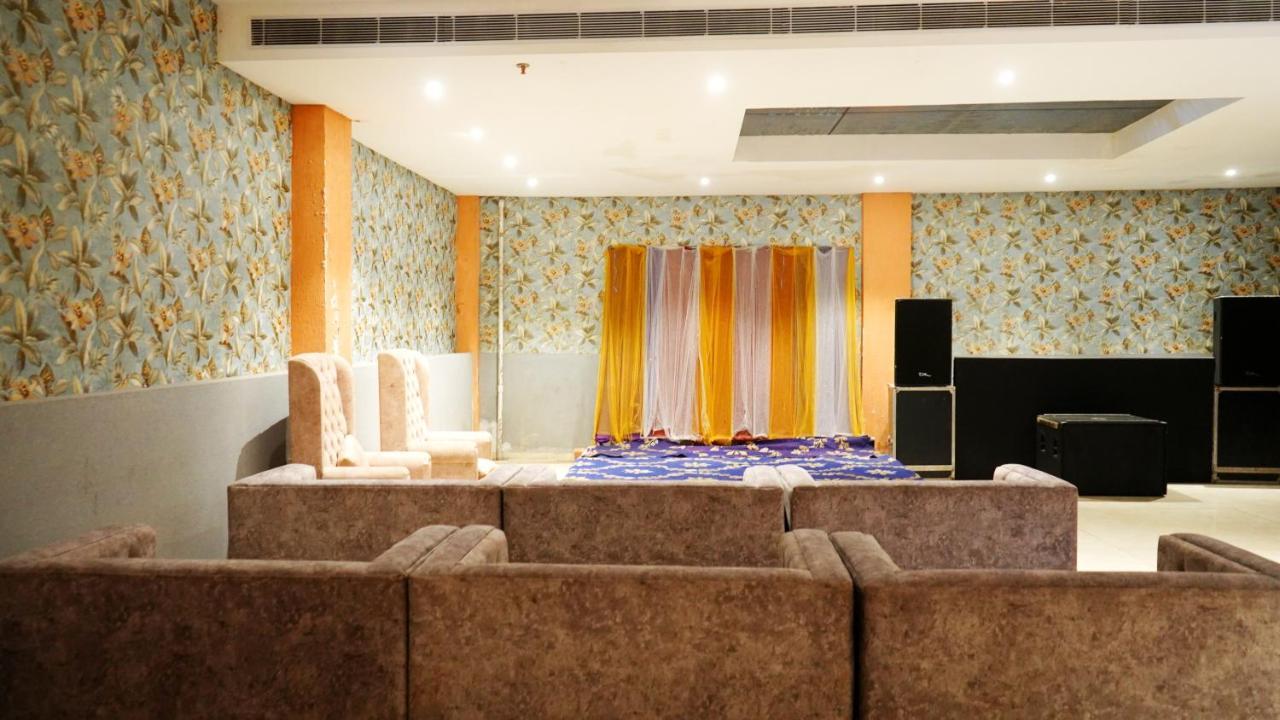 Aa Hotels & Resorts Zirakpur Kültér fotó