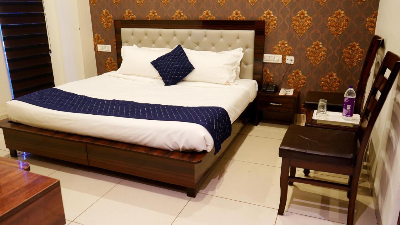 Aa Hotels & Resorts Zirakpur Kültér fotó